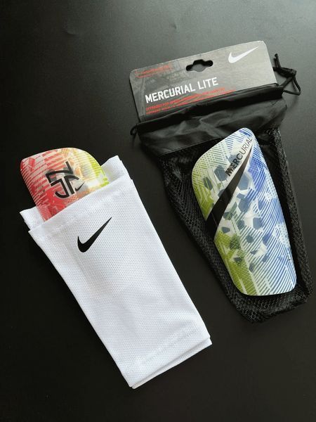 Комплект 3в1футбольні щитки Nike Mercurial Lite F2 фото