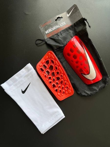 Комплект 3в1футбольні щитки Nike Mercurial Lite F4 фото