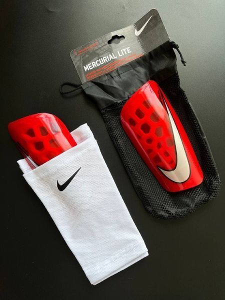 Комплект 3в1футбольні щитки Nike Mercurial Lite F4 фото